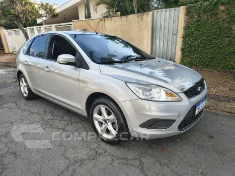 FORD FOCUS 1.6 GLX 8V 4 portas