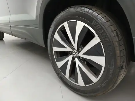 TAOS 1.4 250 TSI TOTAL FLEX HIGHLINE AUTOMÁTICO