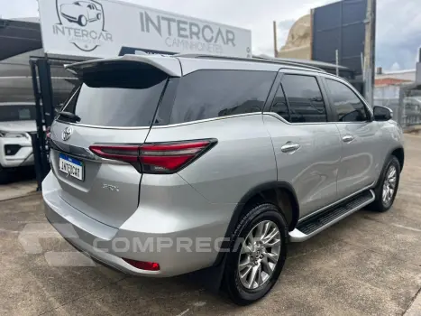 HILUX SW4 2.8 D-4d Turbo SRX 7L 4X4