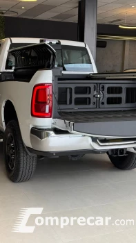 2500 6.7 Laramie 4X4 CD I6 Turbo