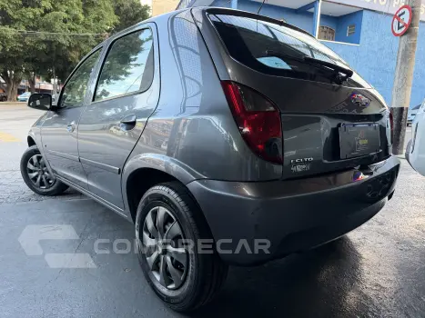 CELTA 1.0 MPFI LT 8V