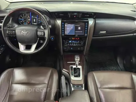 HILUX SW4 2.8 SRX 4X4 16V TURBO INTERCOOLER DIESEL 4P AUTOMÁ