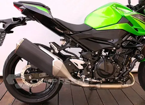 KAWASAKI Z400