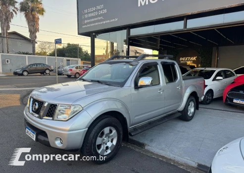 NISSAN Frontier LE CD 4x4 2.5 TB Diesel Mec. 4 portas