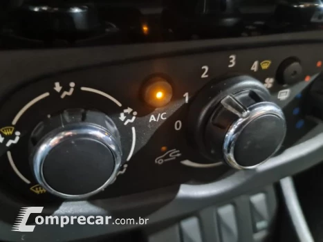 Renault DUSTER - 2.0 DYNAMIQUE 4X2 16V 4P AUTOMÁTICO 4 portas