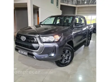 Toyota HILUX 2.8 D-4D TURBO DIESEL CD SR 4X4 AUTOMÁTICO 4 portas