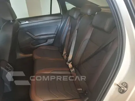 Virtus 1.0 4P 200 TSI FLEX HIGHLINE AUTOMÁTICO