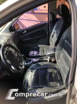 FOCUS 2.0 Ghia Sedan 16V