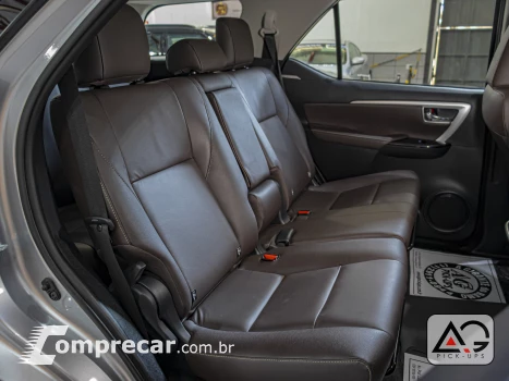 HILUX SW4 2.7 SRV 7 Lugares 4X2 16V