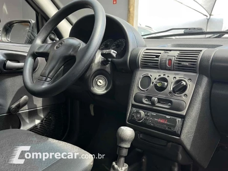 CORSA 1.0 MPFI CLASSIC SEDAN LIFE 8V FLEX 4P MANUAL