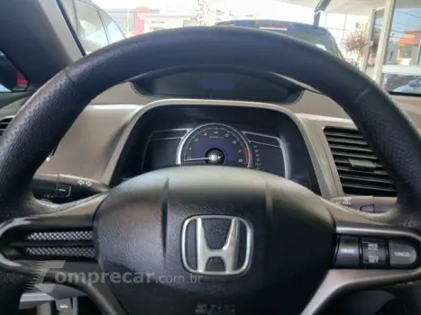 CIVIC - 1.8 LXS 16V 4P AUTOMÁTICO