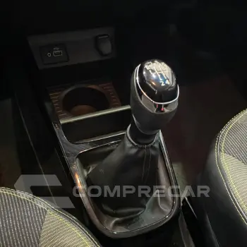 KWID OUTSIDER 1.0 Flex 12V 5p Mec.