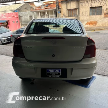 CORSA 1.8 MPFI Maxx Sedan 8V