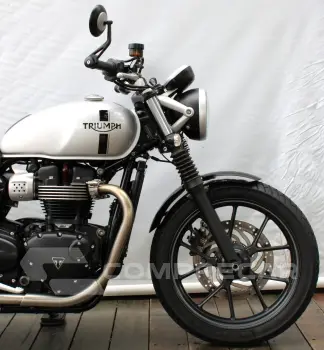 TRIUMPH STREET TWIN