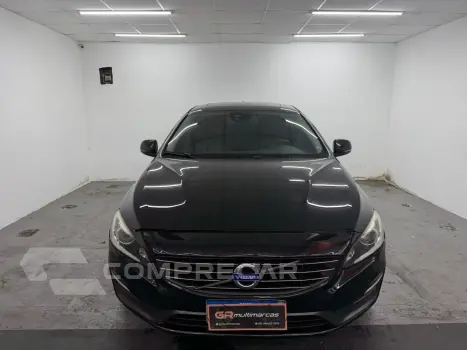 S60 T-5 MOMENTUM 2.0 245cv 4p