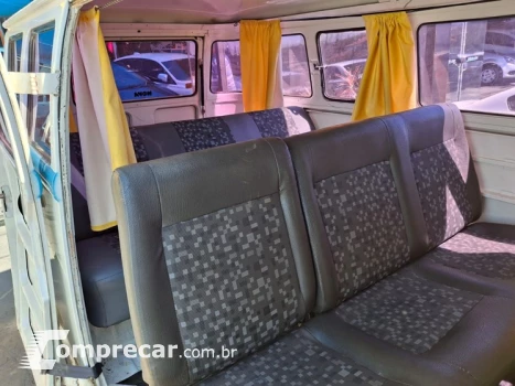 KOMBI 1.6 MI STD Escolar 8V