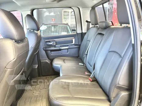 CLASSIC 5.7 V8 GASOLINA LARAMIE NIGHT EDITION CD 4X4 AUTOMÁT