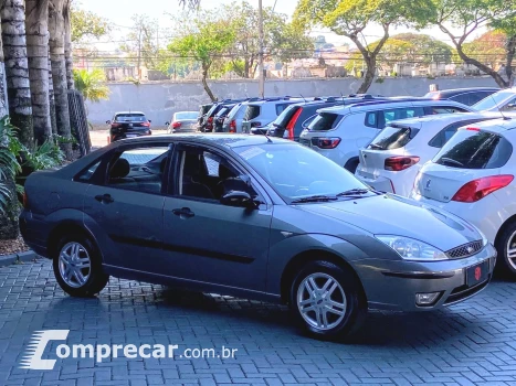 FORD FOCUS 1.6 8V 4 portas
