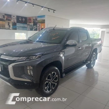 Mitsubishi L200 TRITON 2.4 16V Turbo Sport Hpe-s CD 4X4 4 portas
