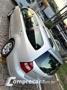 LIVINA GRAND SL 1.8 16V Flex Fuel Aut.