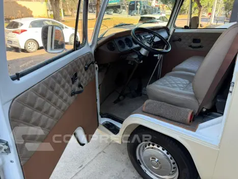 Kombi 1.6 Std 8V Gasolina 3P Manual