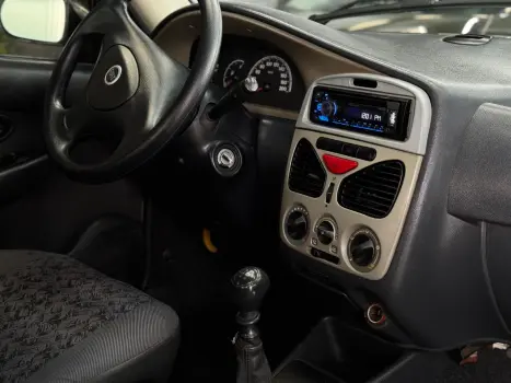 Palio ELX 1.0 Fire/30 Anos F. Flex 8V 4p