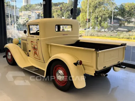 A 4 CILINDROS BIGODE PARTIDA NO PÉ CAPOTA DE LONA 2P GASOLIN