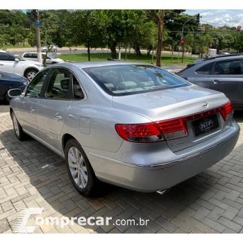 AZERA 3.3 MPFI GLS Sedan V6 24V