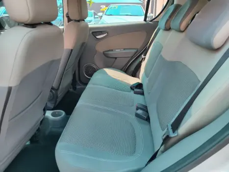 Palio ESSENCE 1.6 Flex 16V 5p