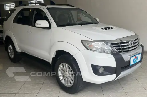Hilux SW4 SRV D4-D 4x4 3.0 TDI Dies. Aut