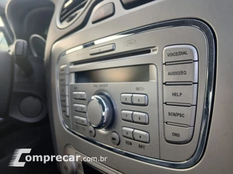 FOCUS SEDAN - 2.0 GLX SEDAN 16V 4P MANUAL
