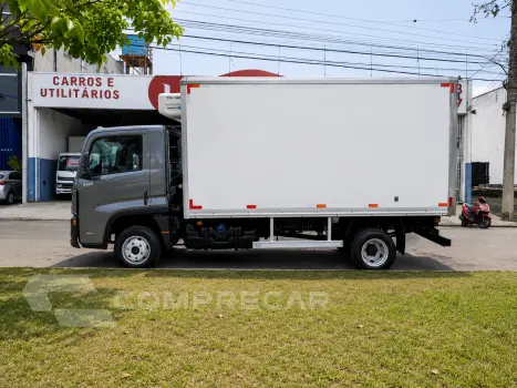 Volkswagen Delivery 9.170 + Baú Refrigerado 2 portas