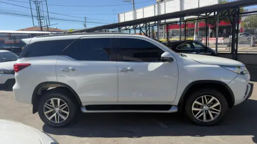 Hilux SW4 2.8 4P SRX 4X4 7 LUGARES TURBO DIESEL AUTOMÁTICO