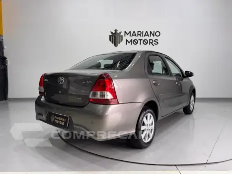 ETIOS 1.5 X PLUS SEDAN 16V FLEX 4P AUTOMÁTICO