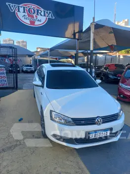 Volkswagen JETTA 2.0 TSI Highline 211cv 4 portas