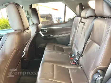 HILUX SW4 2.7 SRV 7 LUGARES 4X2 16V FLEX 4P AUTOMÁTICO