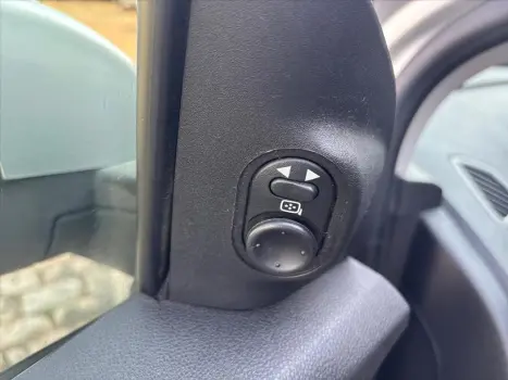 ONIX 1.4 MPFI LT 8V FLEX 4P MANUAL