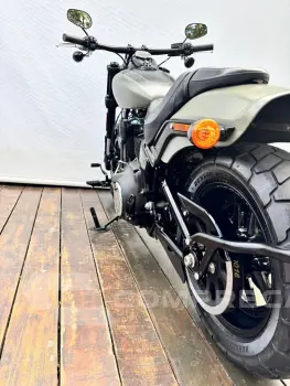 HARLEY-DAVIDSON SOFTAIL FAT BOB 114