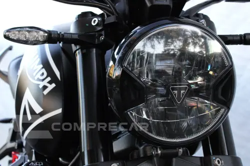 TRIUMPH TRIDENT 660