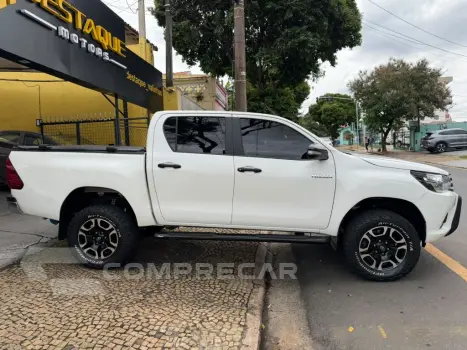 Hilux CD 4x4 2.8 Diesel Mec.