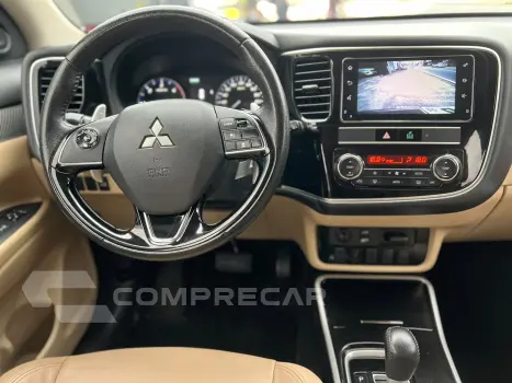 OUTLANDER 2.2 Mivec Di-d Hpe-s AWD