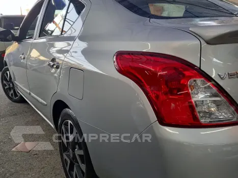 Versa 1.6 16V Flexstart Unique 4P Xtronic
