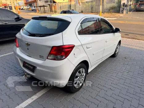 ONIX HATCH LS 1.0 8V FlexPower 5p Mec.