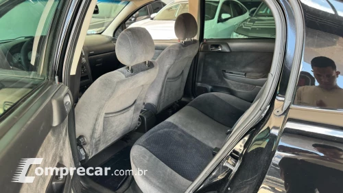 ASTRA 2.0 MPFI Elegance 8V