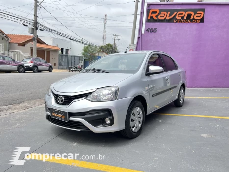 Toyota ETIOS 1.5 XS Sedan 16V 4 portas