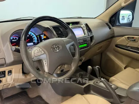 HILUX SW4 3.0 SRV 4X4 7 LUGARES 16V TURBO INTERCOOLER DIESEL