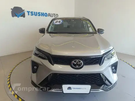 HILUX SW4 2.8 D-4D TURBO SRX PLATINUM 7L 4X4 AUTOMÁTICO