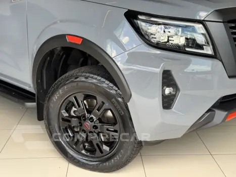 Frontier 2.3 16V PRO4X CABINE DUPLA 4X4 BI-TURBO DIESEL AUTO