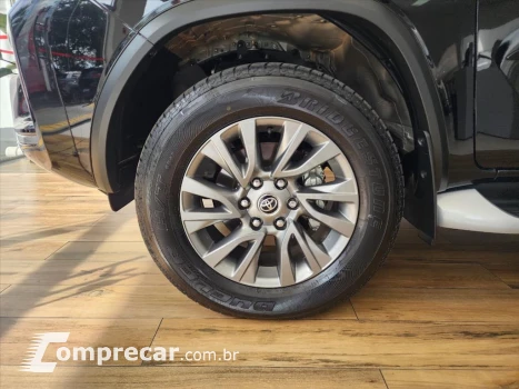 HILUX SW4 2.8 D-4D TURBO DIESEL SRX 7L 4X4 AUTOMÁ