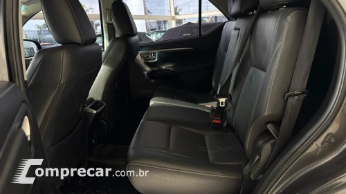 SW4 SRX 2.8 turbodiesel 5L 4x4 (Aut)